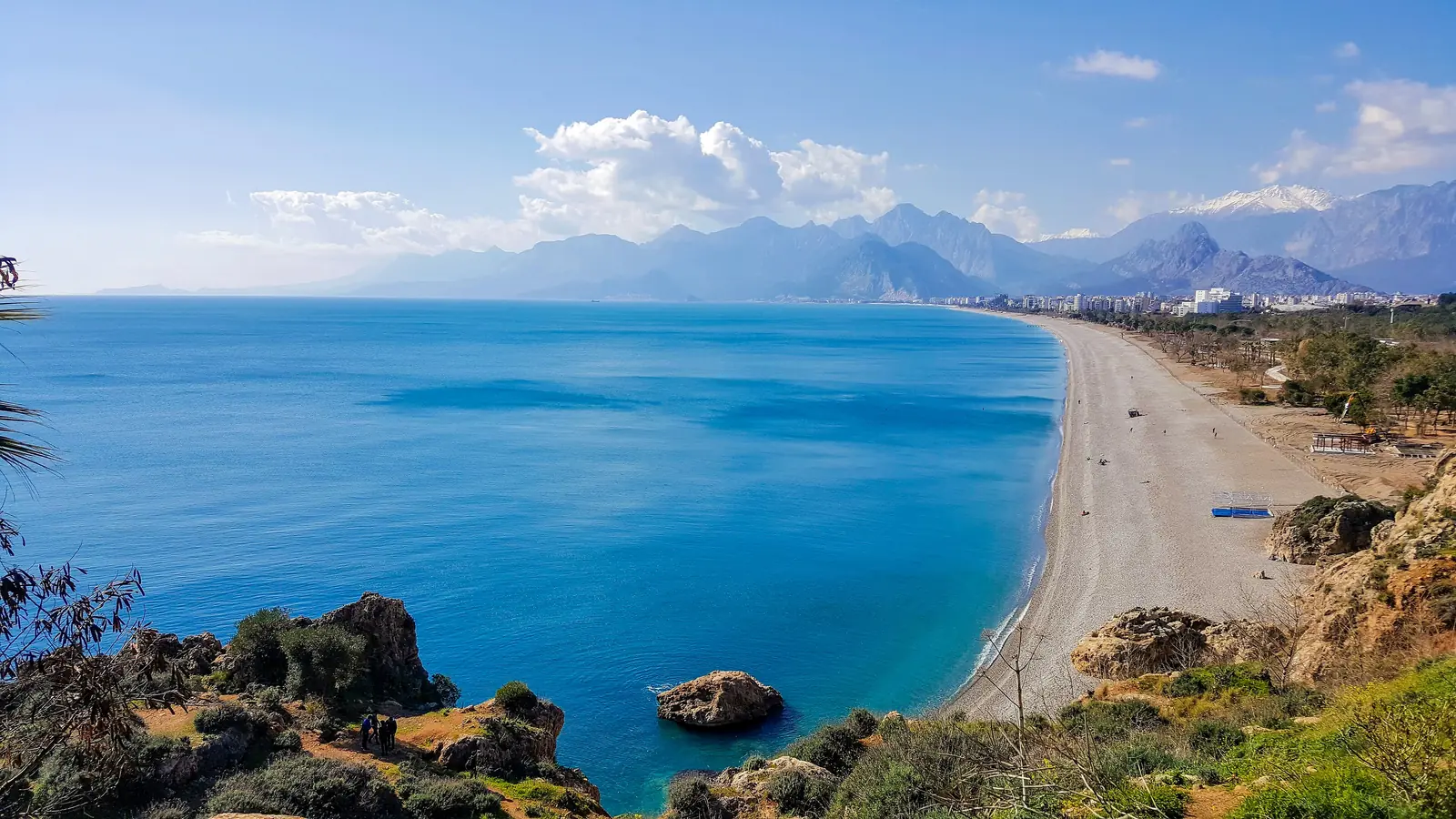Foto: Antalya, Konyaaltı çimərliyi